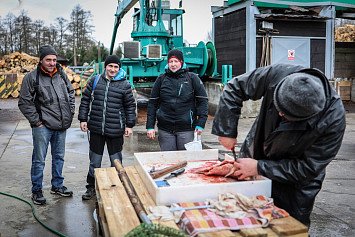 Vánoční kapři pro zaměstnance 20. 12. 2024